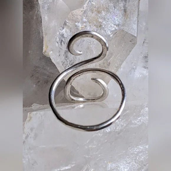 Artisan Sterling Silver Spiral Ring - Picture 8 of 15